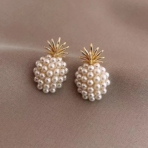 New⚡️ Pineapple Gold Pearl Stud Earrings - Picture 2 of 6